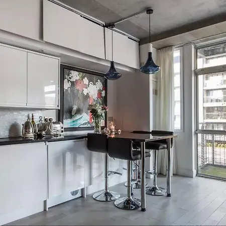 Canal-Side Apartment In Shoreditch London Exterior photo
