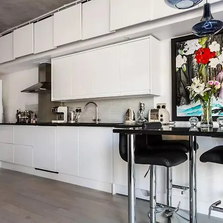 Canal-Side Apartment In Shoreditch London Exterior photo