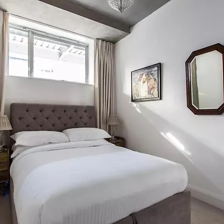 Canal-Side Apartment In Shoreditch London Exterior photo